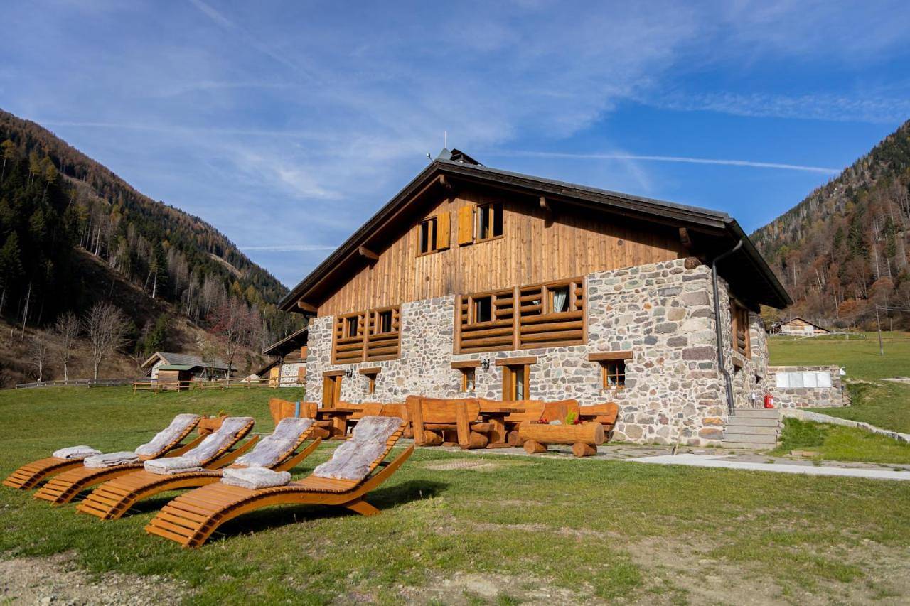 Double Room with Private Bathroom in Telve, Valsugana