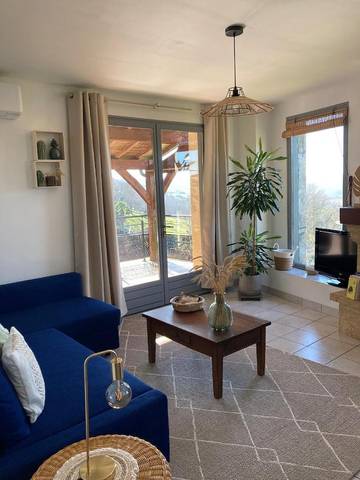 Gîte pour 5 personnes, avec jardin et vue à Marnac