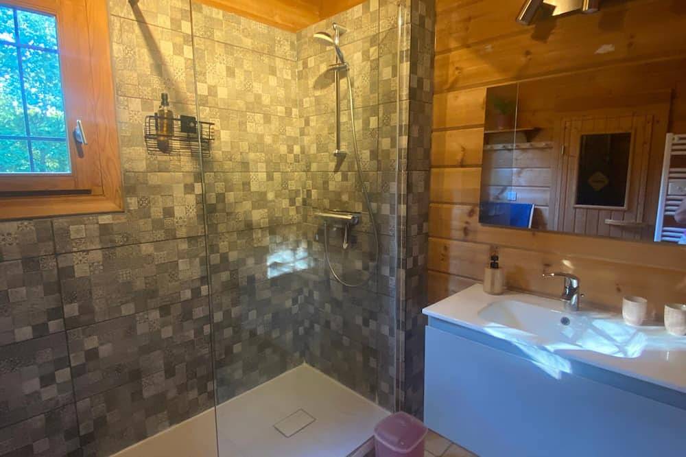 Chambre d'hôtes proche de Vichy – Chambre Sauna avec piscine partagée, Wi-Fi et climatisation in Saint-Rémy-en-Rollat, Région de Vichy