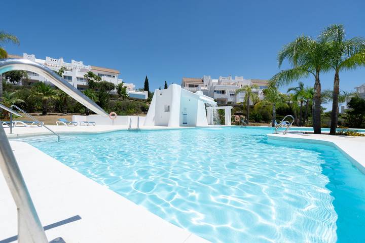 Ganze Wohnung, Alcazaba Lagoon Estepona - Luxury Boho Apartment in Alcazaba Lagoon, Casares
