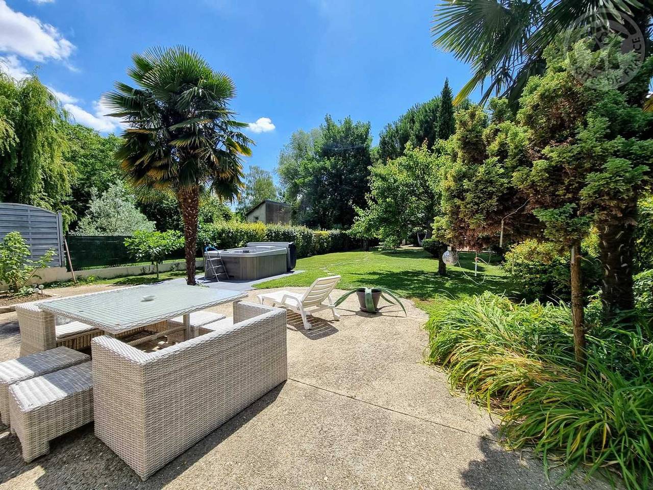 Villa spacieuse avec spa et jardin privé - Proche Paris in Porcheville, Yvelines