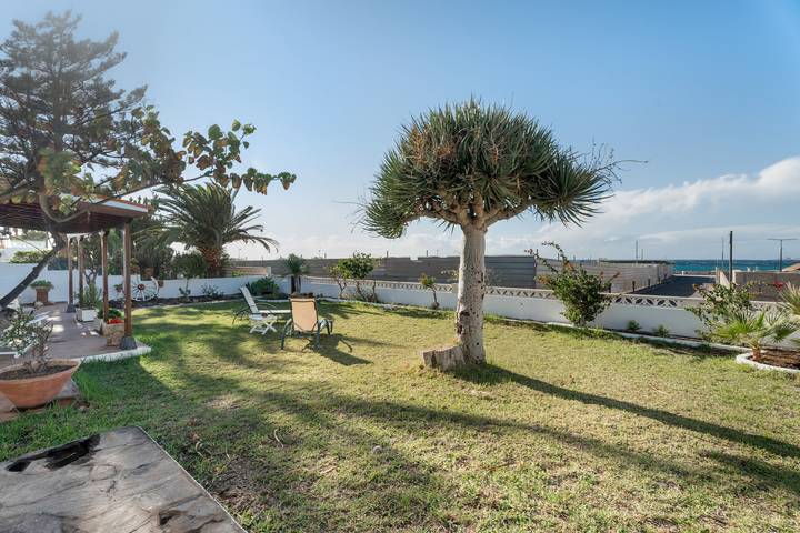 Ferienhaus für 6 Personen, mit Garten in Arona - 3