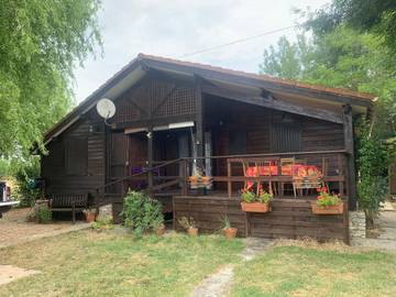 Gîte pour 4 personnes, avec jardin et piscine à Lévignac-de-Guyenne
