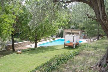 Chambre d’hôte pour 4 personnes, avec piscine et sauna ainsi que jacuzzi et jardin à Fayence