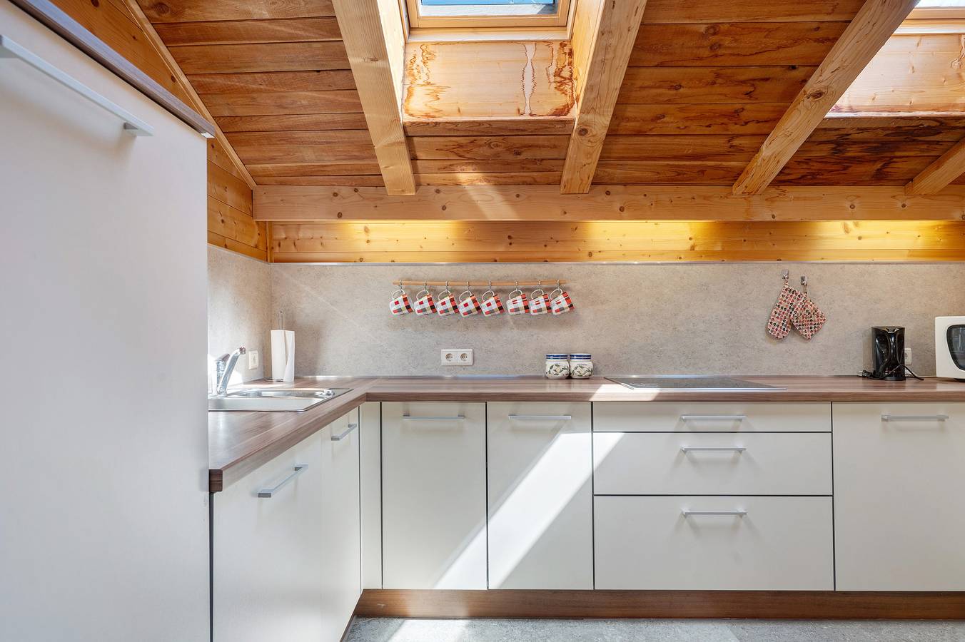 Ganze Wohnung, Ferienwohnung 'Alpenstern' mit Bergblick, Gemeinschaftsgarten und Wi-Fi in Schlaneid, Mölten