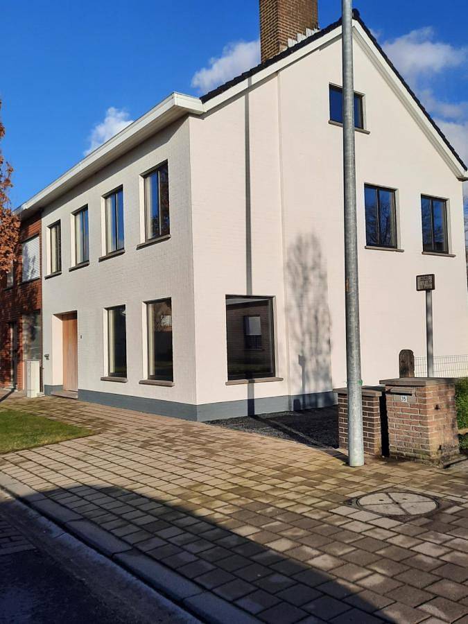 Location de vacances pour 6 personnes, avec vue et jardin à Izegem