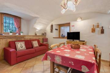 Baita per 4 Persone in Comune di Charvensod, Alpi Occidentali, Foto 1