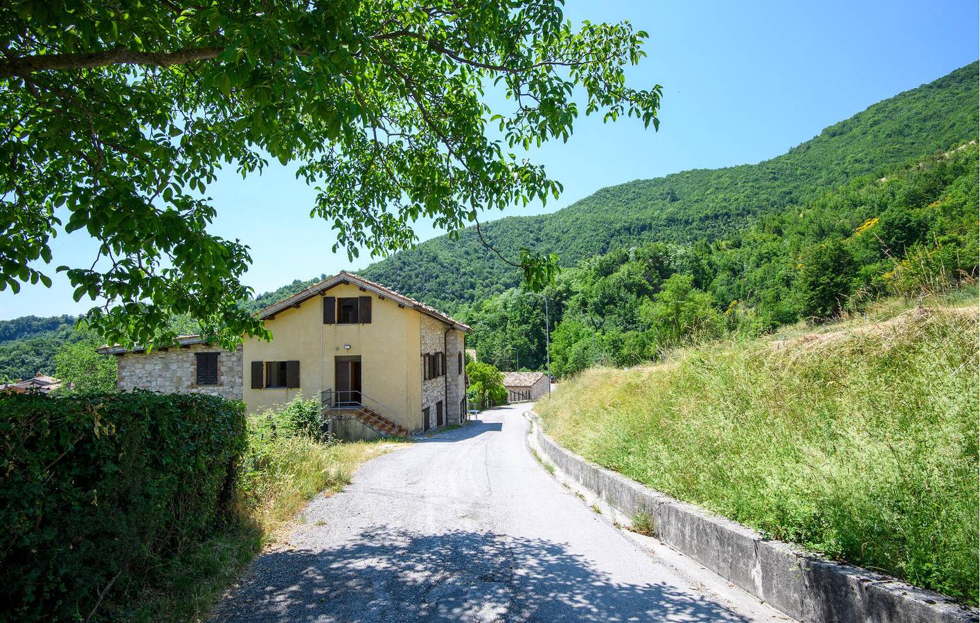 Entire holiday apartment, Holiday apartment for 5 people with sauna in Montemonaco, Monti Sibillini National Park