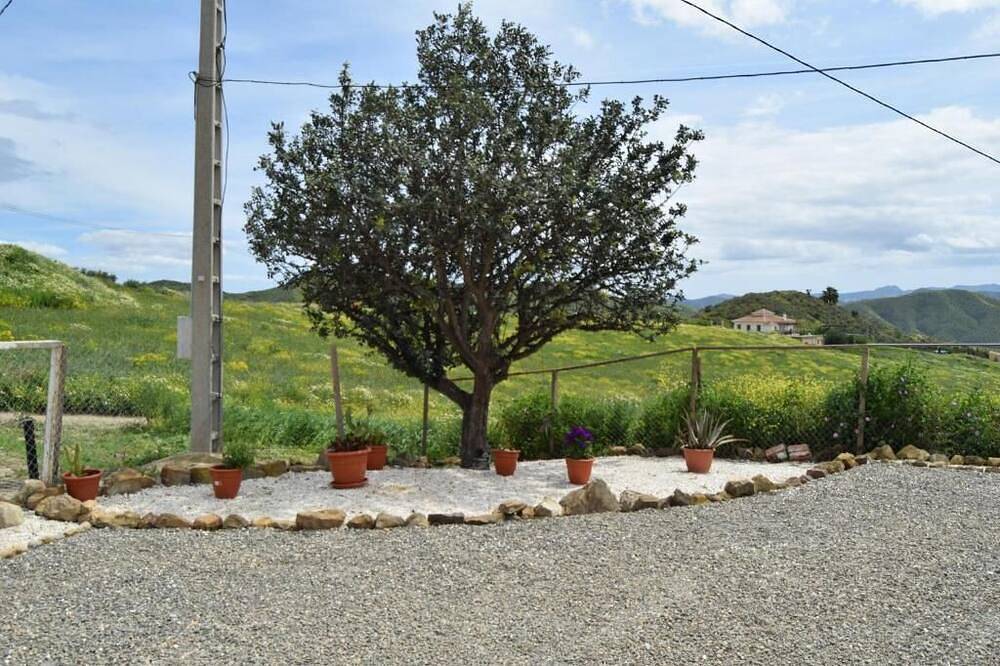 Geheel appartement, Mount Tatum apartments! A short drive to el chorro lakes in Pizarra, Málaga Provincie