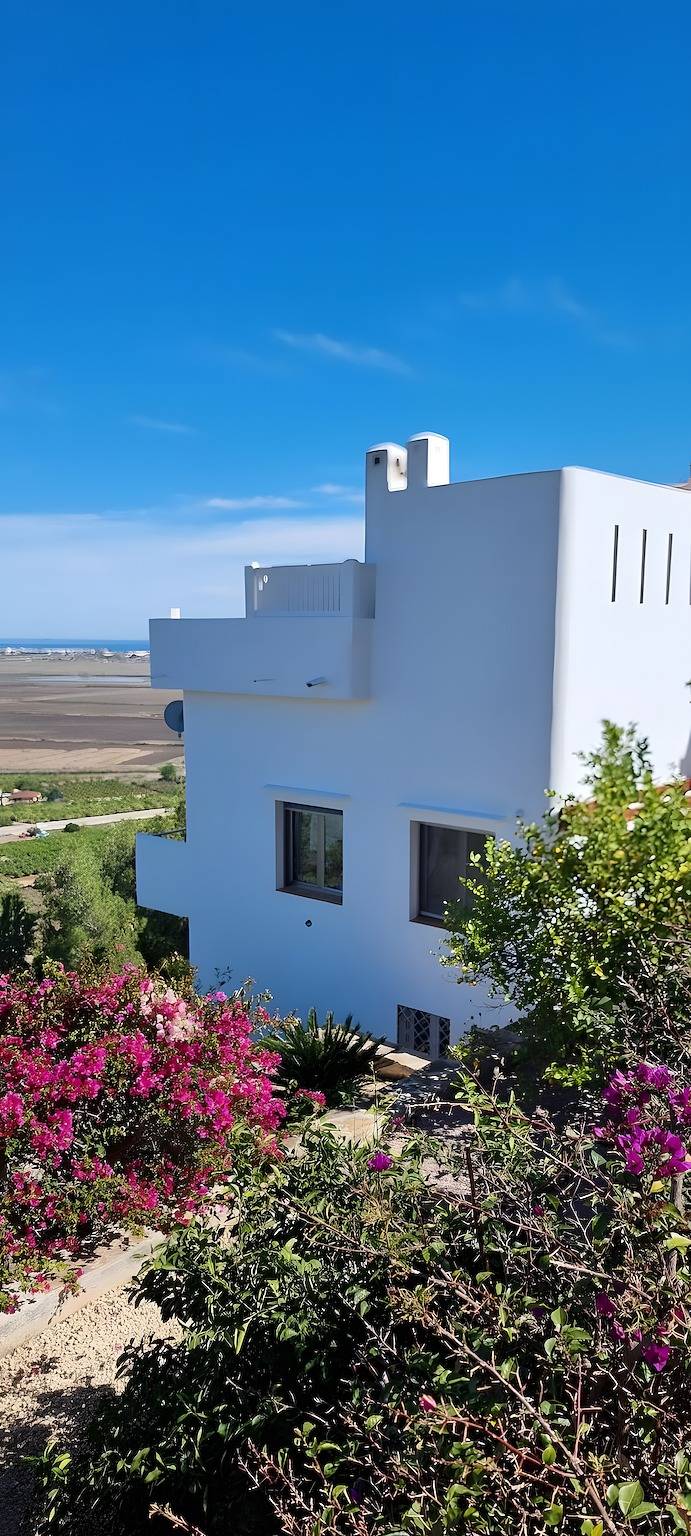 Villa 'Amapolas' met Zeezicht, Wi-Fi en Airconditioning in Pego, Costa Blanca
