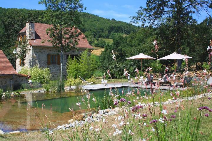 Gîte pour 4 personnes, avec Balcon ainsi que Jardin et Piscine