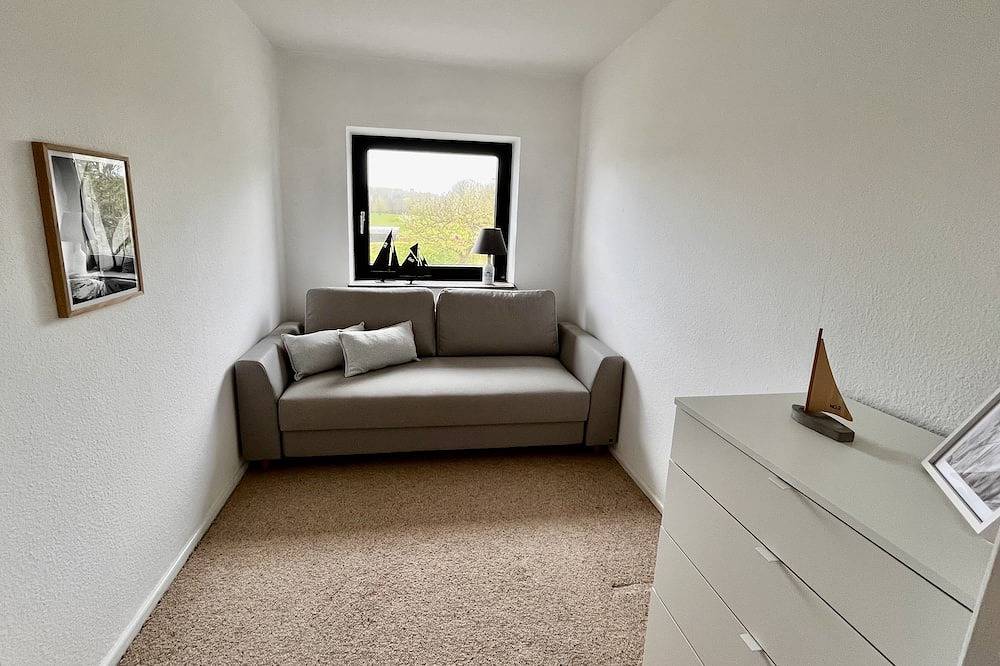 Gute Erholung - Haus mit Garten, Balkon, Loggia, Süd-Terrasse & etwas Meerblick! in Glücksburg, Flensburger Förde