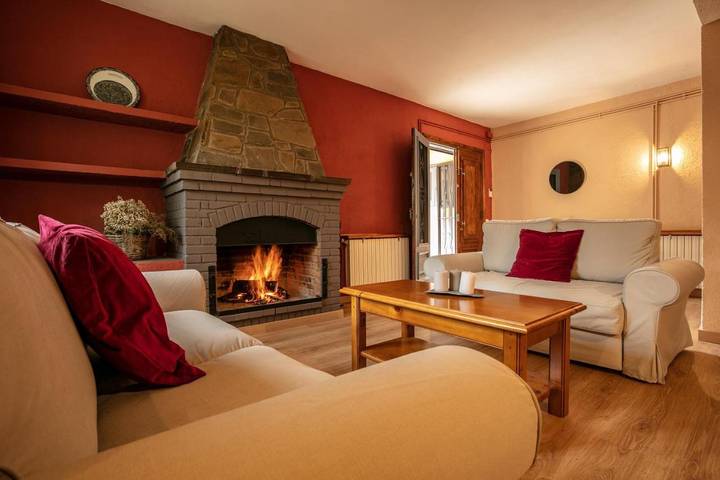 Casa rural para 6 personas, con vistas además de piscina y jardín en Priorat - 4