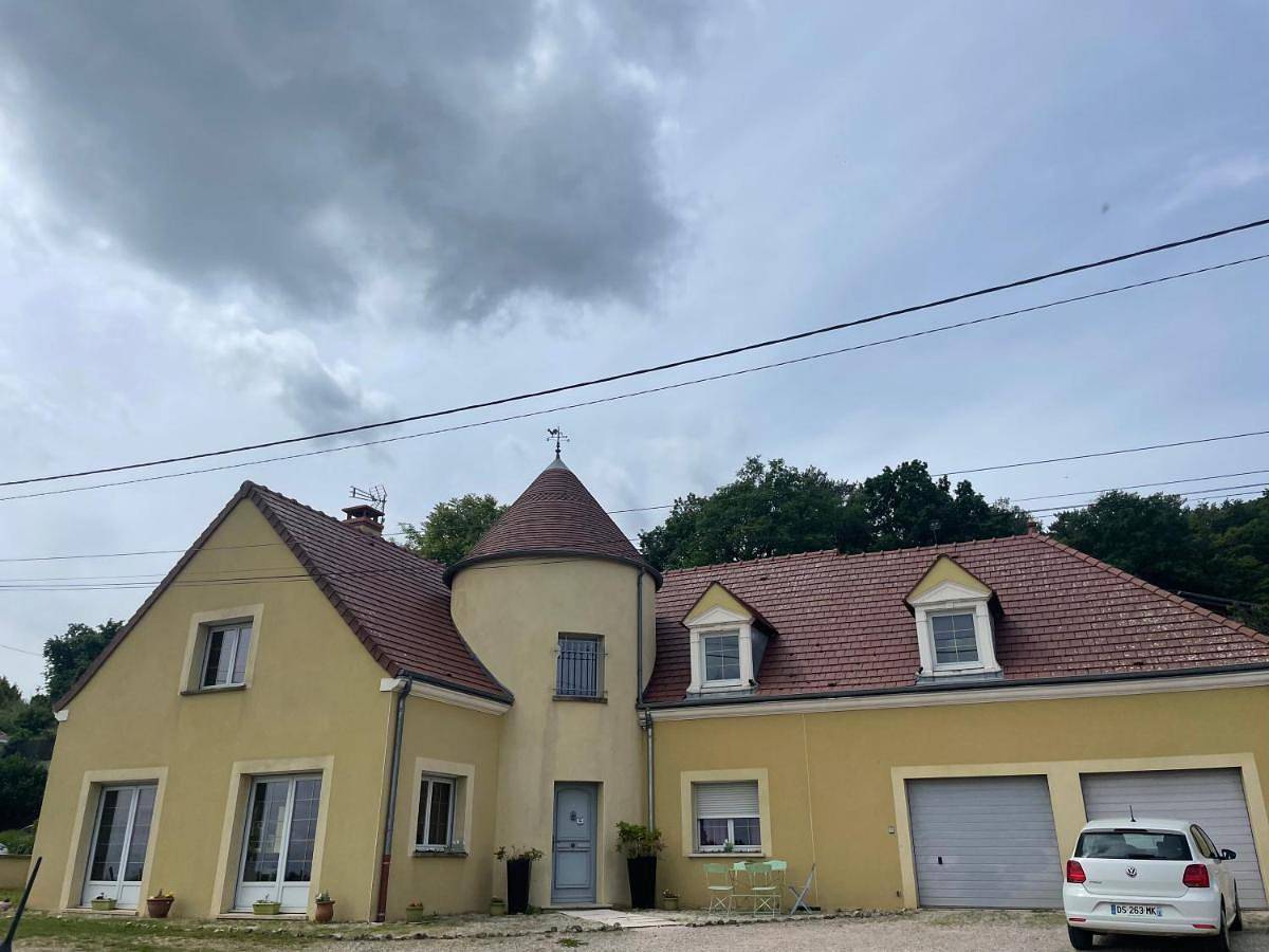 Double Room with Shared Bathroom in Gevrey-Chambertin, Région de Dijon