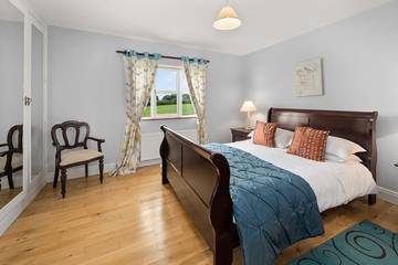 Vacation Rental for 10 Guests in County Limerick, Picture 4