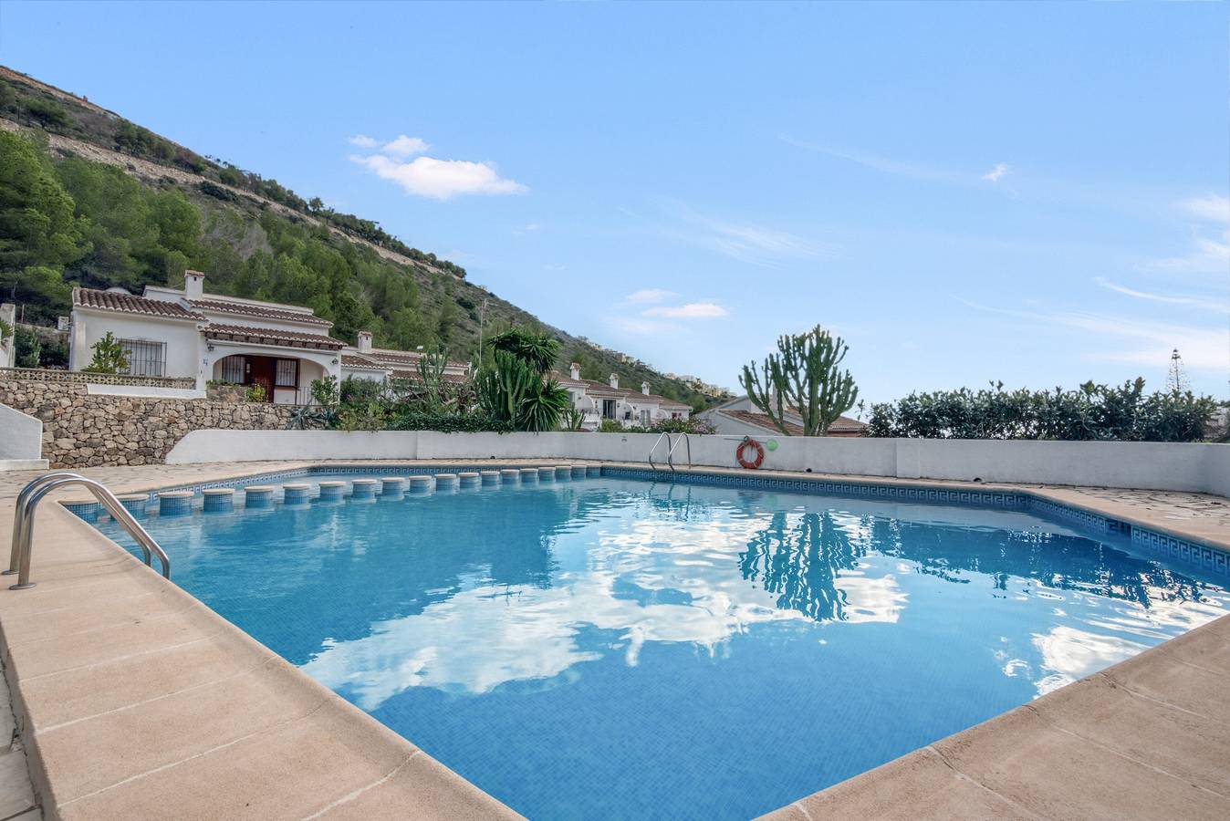 Maison de vacances 'Julieta' avec vue sur la mer, Wi-Fi et climatisation in Poble Nou de Benitatxell, Costa Blanca
