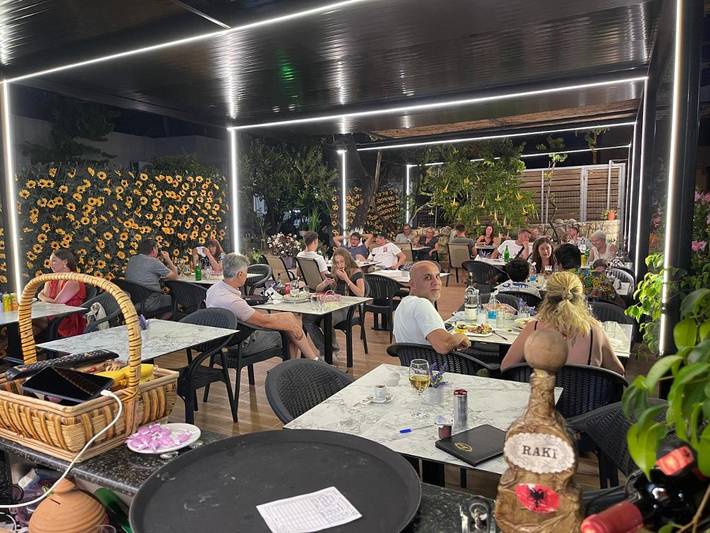 Gîte pour 6 personnes, avec balcon ainsi que vue et jardin dans Ksamil - 3