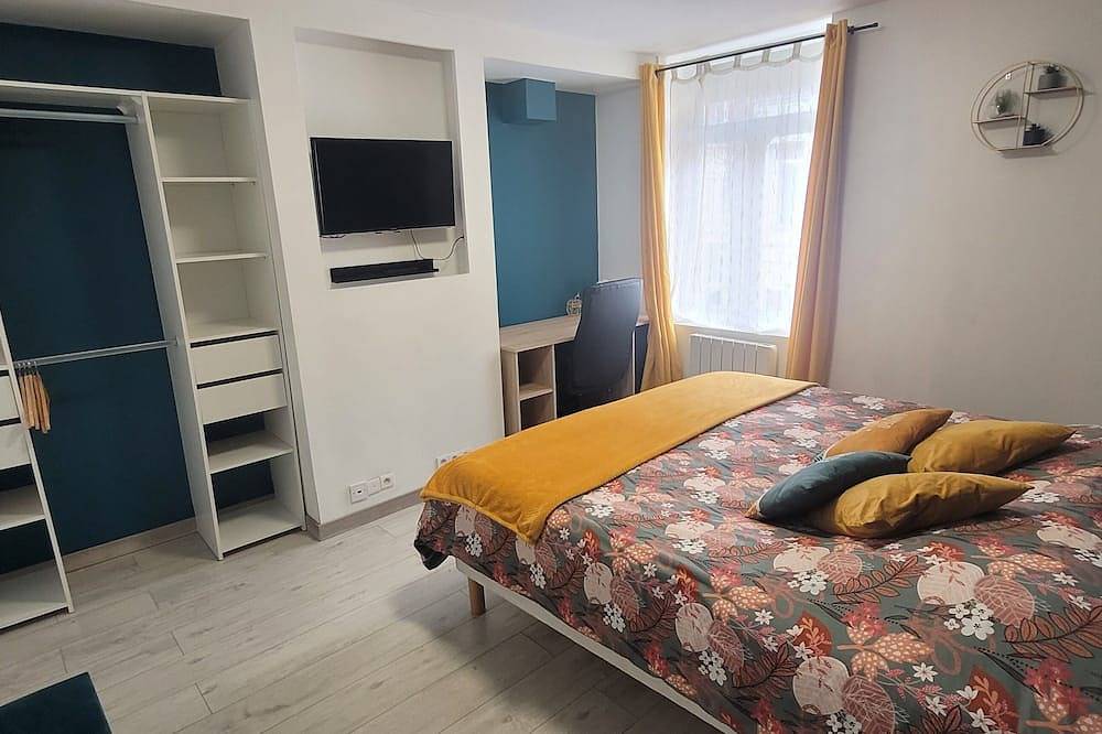 Entire apartment, Aiscal - Appart Hotel 70m2 for 6 people - Arrival 24/24h digicode access in Calais, Calais region