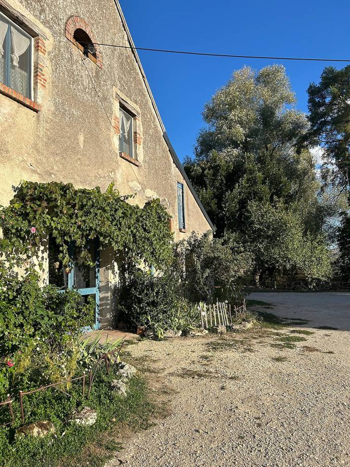 Bed and Breakfast 'Chambre 1' in Allouis, Vierzon Region