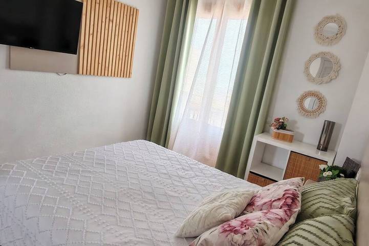 Appartement entier, Costamar, bungalow familiar con terrazas y piscina a 5 minutos de la playa in Los Arenales del Sol, Elche