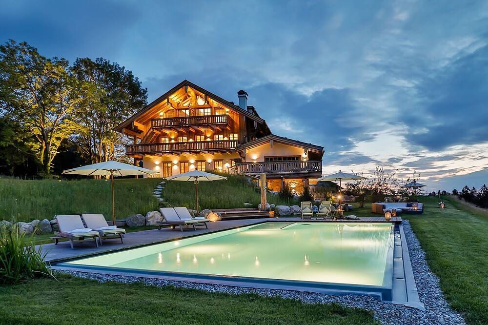Ganze Wohnung, Max. 8 Personen, private Sauna, Kamin, Whirlpool, beheizter Pool, Chiemseeblick in Frasdorf, Chiemsee