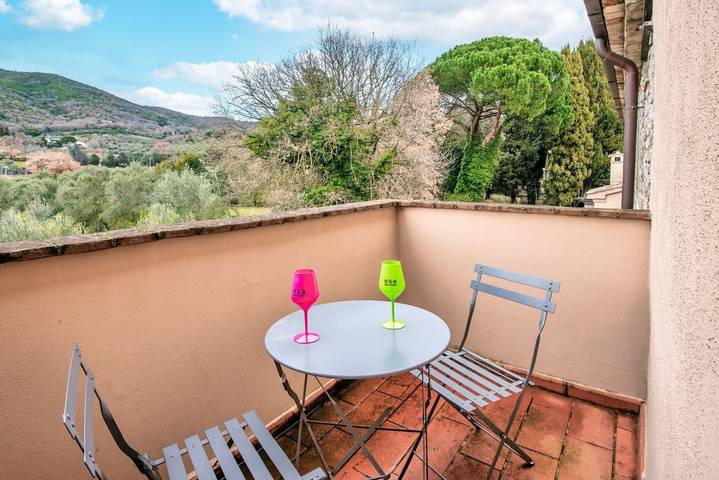 Ganze Wohnung, Ferienwohnung für 2 Personen mit Balkon/Terrasse in Passignano sul Trasimeno, Lago Trasimeno