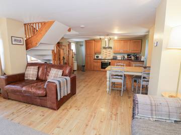 Log Cabin for 4 People in Llangollen, Denbighshire, Photo 3