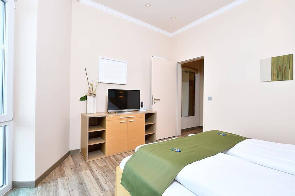 Ganze Wohnung, Geräumige 2-Personen-Suite mit Seeblick in Heimbach, Rureifel (Nordrhein-westfalen)