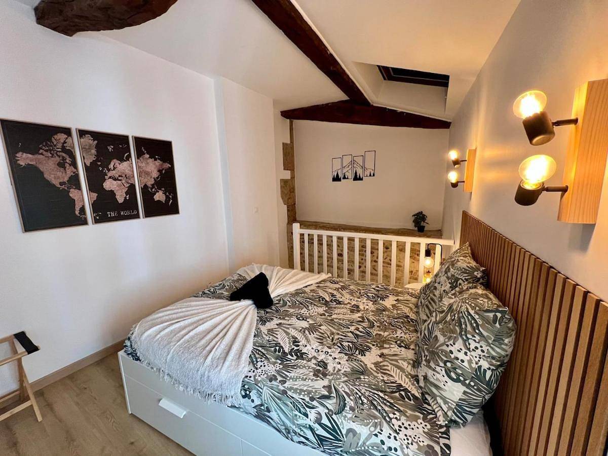 Appartement entier, One-Bedroom Apartment in Bourg-en-Bresse, Région de Bourg-en-Bresse