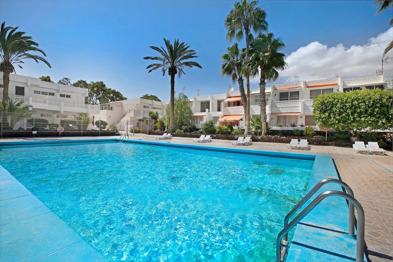 Appartamento intero, Appartamento "Mertxe" con piscina in comune e Wi-Fi in Costa del Silencio, Arona