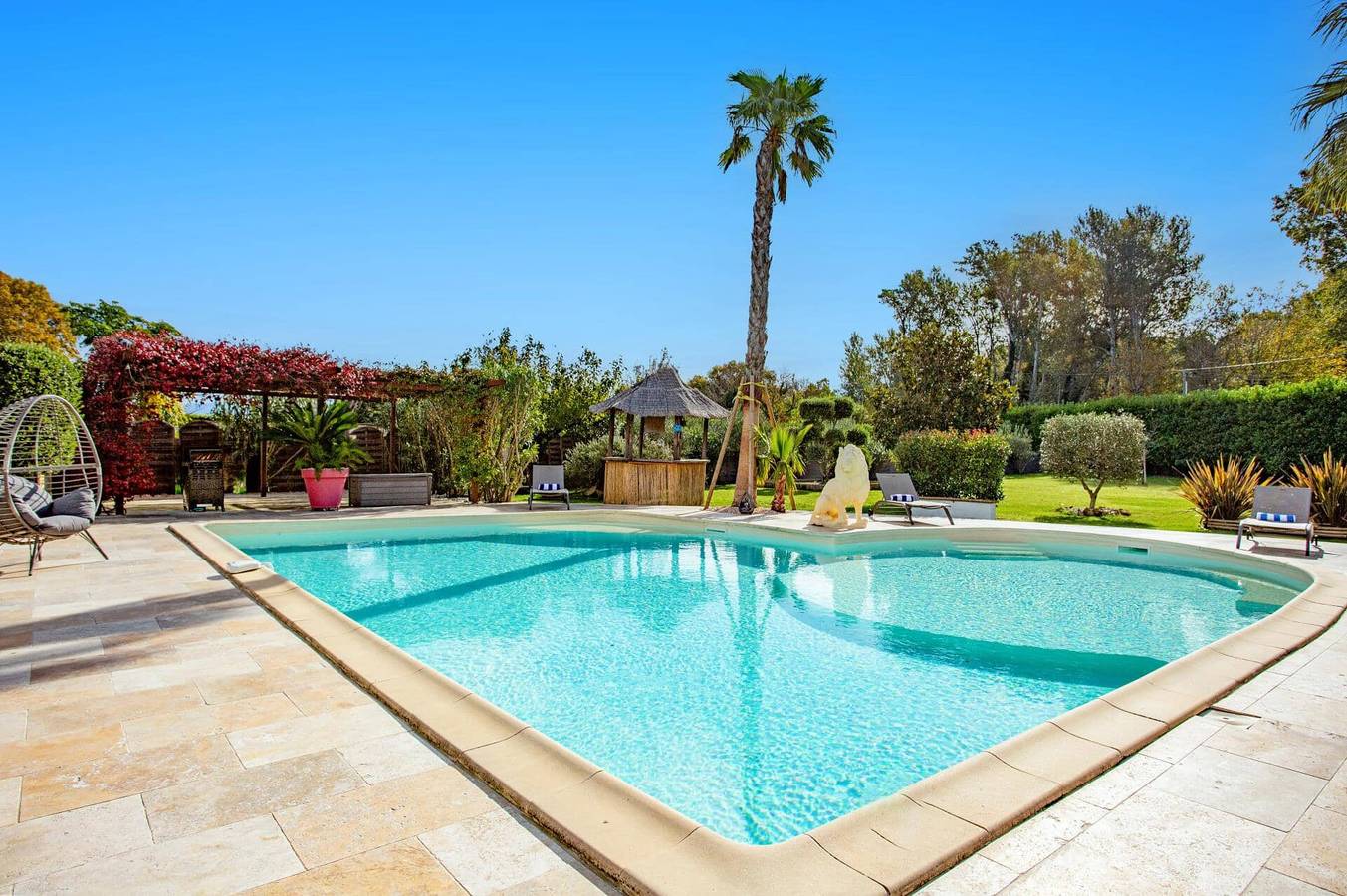 Villa Valleron by Villa Plus in Velleron, Vaucluse