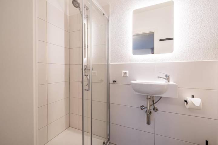 Ferienwohnung für 2 Personen, mit Balkon und Terrasse sowie Garten und Ausblick in Küssaberg - 4