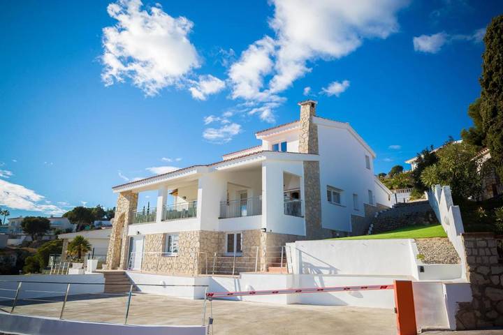 Chalet para 16 personas, con piscina además de vistas y jardín, Familias con niños en Peñíscola
