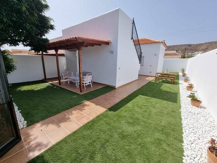 Casa de vacaciones para 4 personas, con jardín y vistas en Tenerife