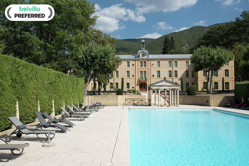 Entire apartment, Apartment in Rhone Alpes near Ski Slopes in Montbrun-les-Bains, Nyons region