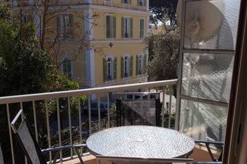 Gîte pour 4 personnes, avec balcon/terrasse et terrasse à Corte