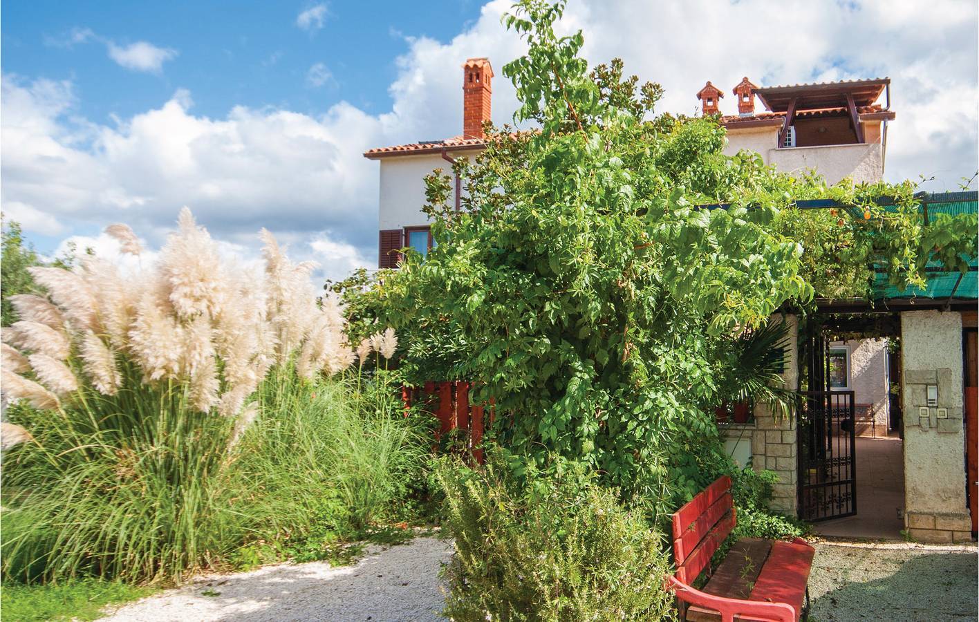 Ganze Ferienwohnung, Ferienwohnung für 5 Personen mit Terrasse in Valbandon, Südküste Istrien