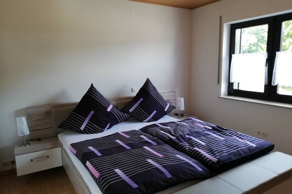 Ganze Wohnung, Ferienwohnung an der Lay Wohnung 2 in Nisterau, Westerwald