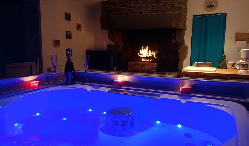 Chambre d’hôte pour 2 personnes, avec jardin et jacuzzi ainsi que piscine et sauna dans la Manche - 3