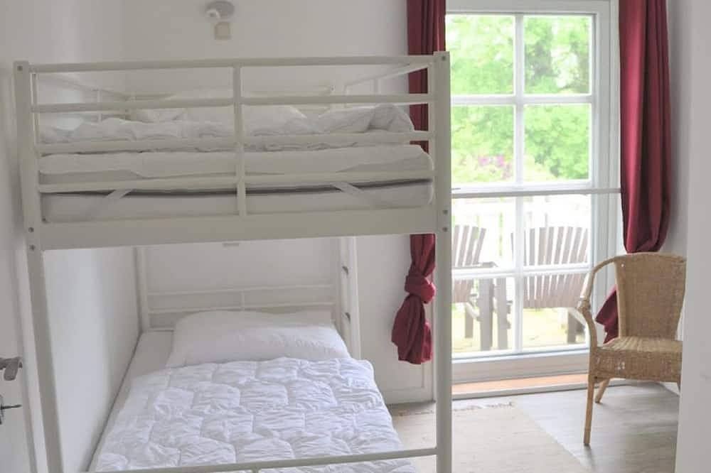 Ganze Wohnung, Boddenblick, geräumige Wohnung 1.Og mit Balkon in Wendisch Langendorf, Groß Mohrdorf
