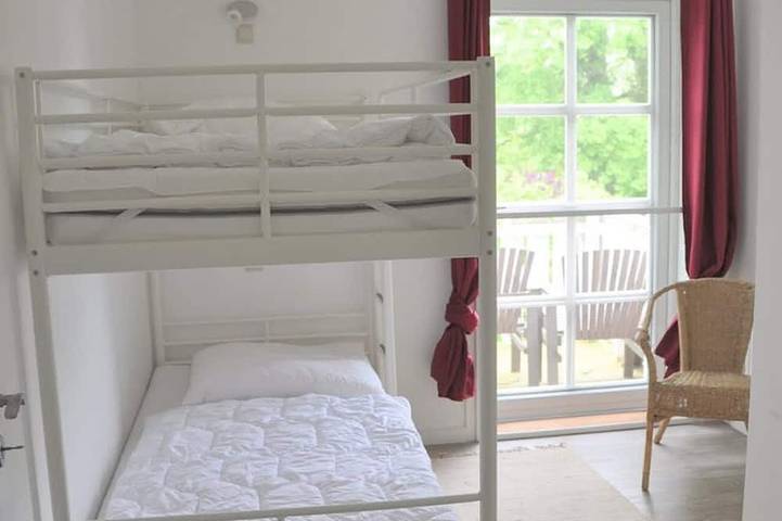 Ferienwohnung für 5 Personen, mit Balkon und Whirlpool sowie Garten in Groß Mohrdorf - 3