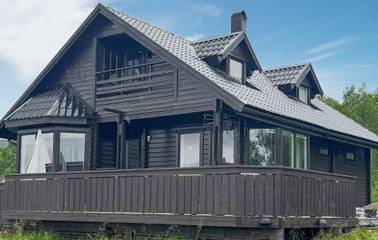 Ferienhaus für 6 Personen, mit Sauna und Terrasse sowie Garten in Nord-Norwegen