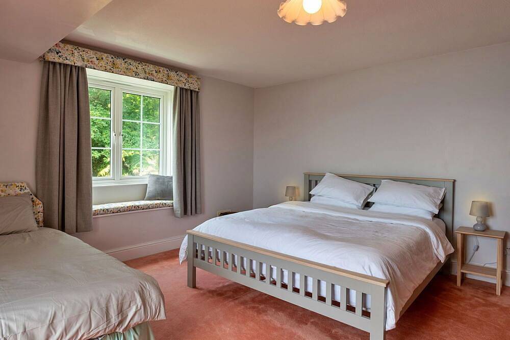 Schönes  Ferienhaus für 13 Personen mit  W-Lan und Terrasse in Coverack, Cornwall