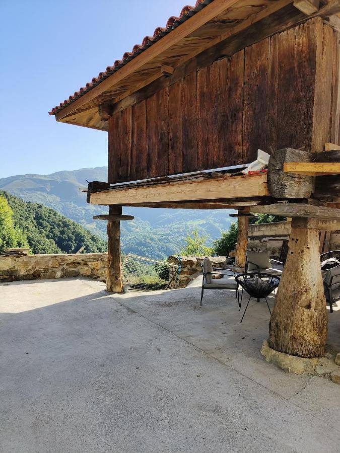 Apartamento para 4 personas, con Balcón además de Terraza y Vistas en Quirós