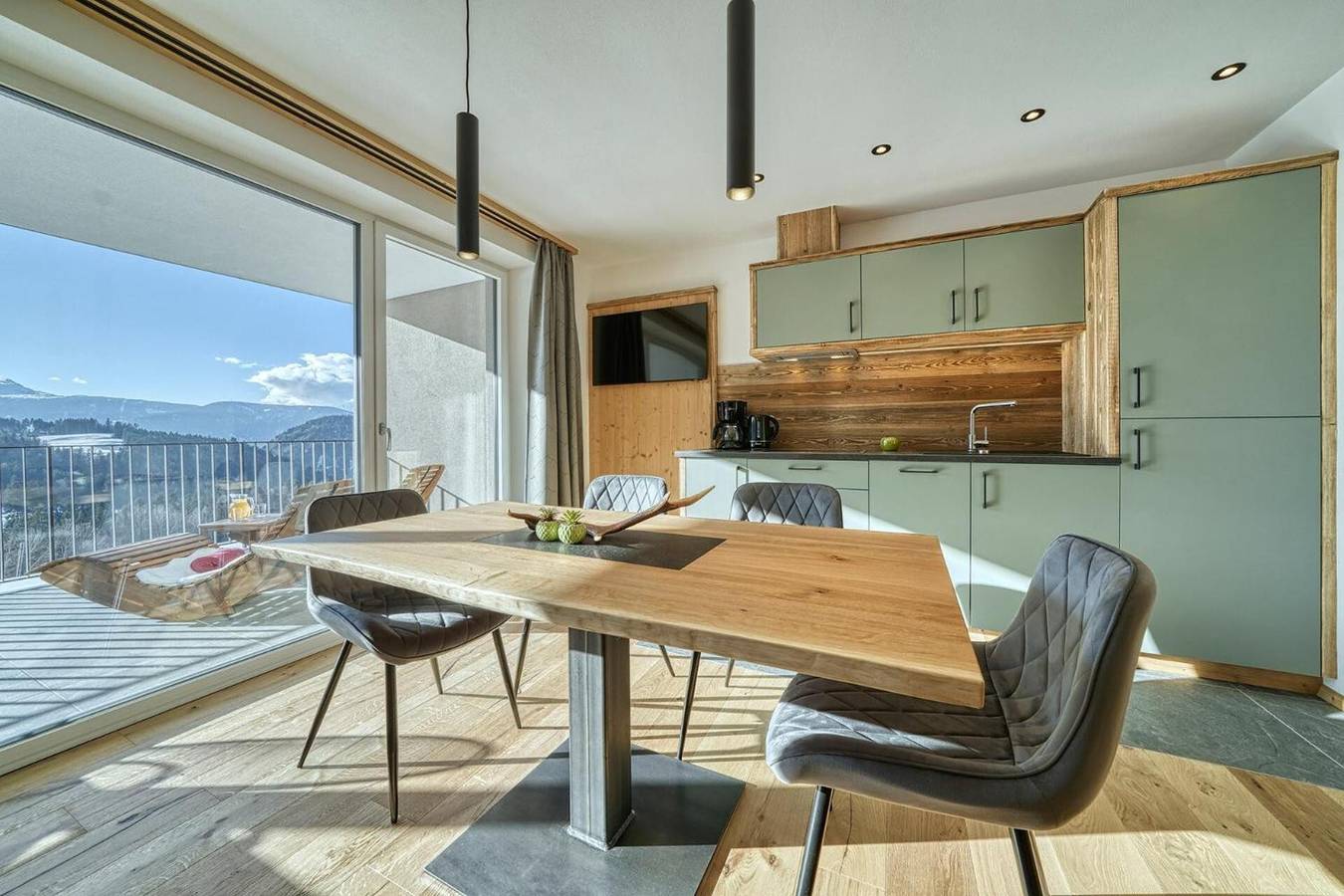 Appartamento intero, Appartamento 'Hinterrainerhof - Lodge Silva' con vista montagna, giardino e Wi-Fi in Avelengo, Alpi Sarentine