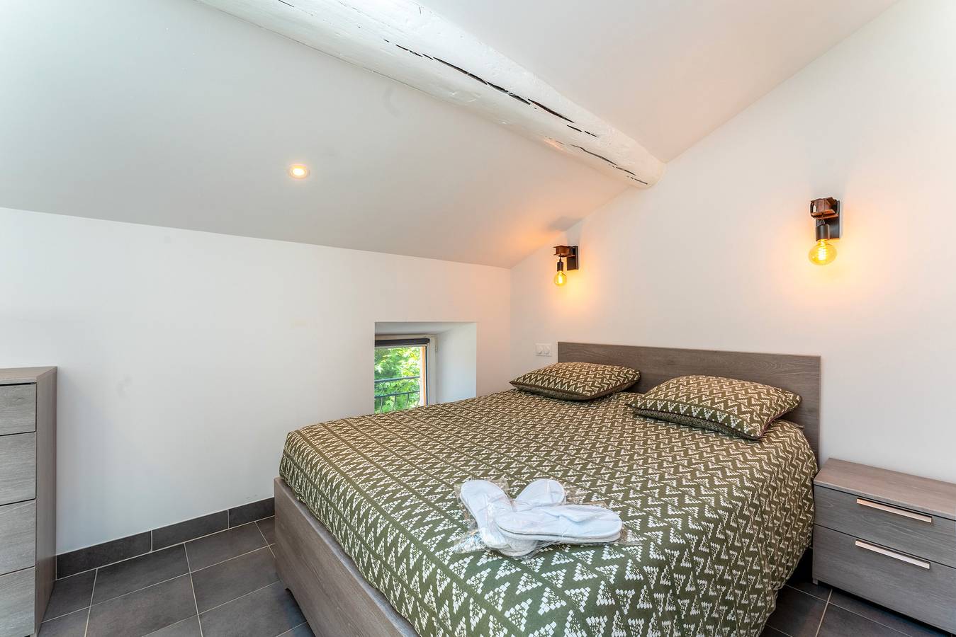 Ganze Wohnung, Ferienwohnung 'Valentin' mit Gemeinschaftspool, Wi-Fi und Klimaanlage in Avignon, Vaucluse