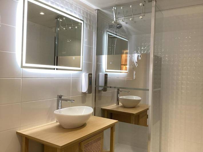 Hôtel pour 4 personnes dans Grotte de Massabielle - 4