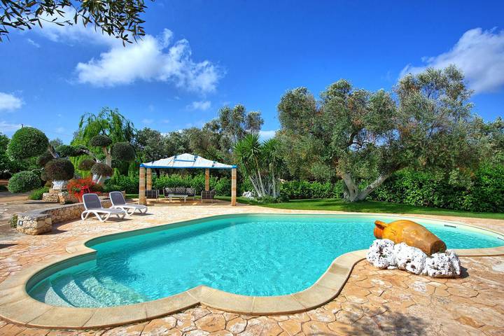 Agriturismo per 4 persone, con piscina in San Michele Salentino