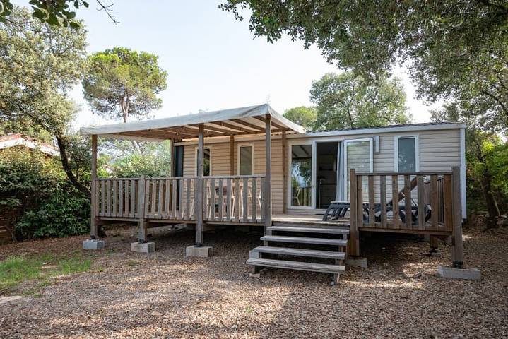 Caravane pour 6 personnes, avec Balcon/Terrasse et Terrasse à Le Muy