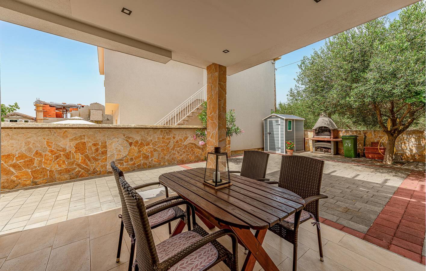 Cijeli apartman za odmor, Apartman za odmor za 6 osoba s vrt in Općina Sveti Filip i Jakov, Zadarska županija